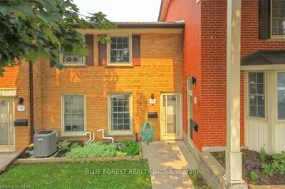 10 Arbour Glen Crescent, London East, On N5y 1z9
