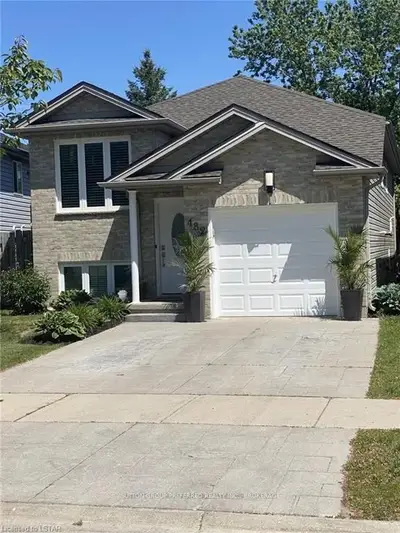 482 Exmouth Circle, London East, On N5v 5g5