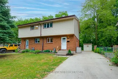43 Mohegan Crescent, London East, On N5v 2x7
