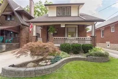 17 Lyndhurst Place, London South, On N6c 4h7