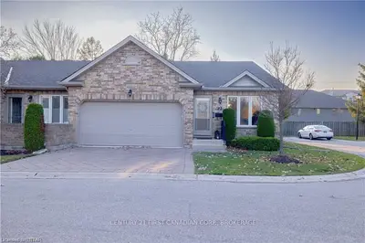 572 Thistlewood Drive 32, London North, On N5x 4n6