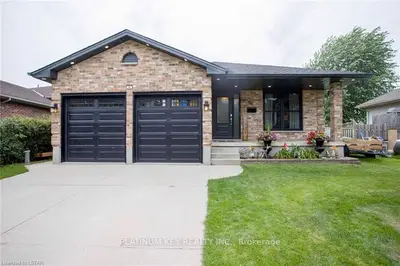 56 Parkview Crescent, Strathroy-caradoc, On N7g 4b1