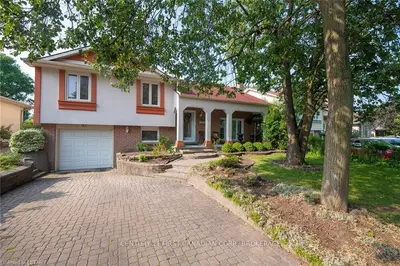 37 Alayne Crescent, London South, On N6e 2a2
