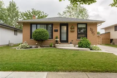 146 Fennell Crescent, London South, On N6e 2e3