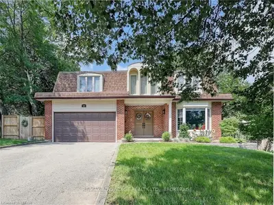 22 Foxcroft Crescent, London South, On N6k 3a5