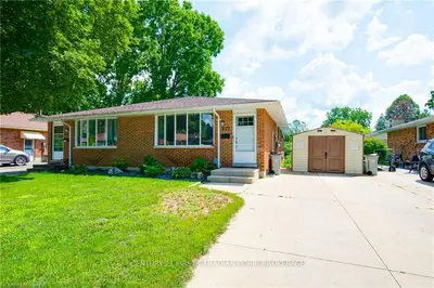 227 Lamore Crescent, Strathroy-caradoc, On N7g 3n8