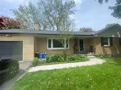 676 Victoria Street Lower, London East, On N5y 4c1
