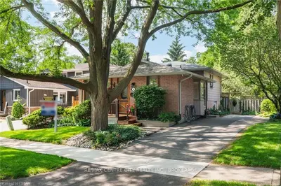 8 Rossmore Place, London South, On N6c 5h8