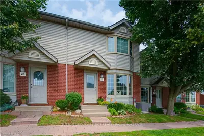 70 Chapman Court 27, London North, On N6g 4z4