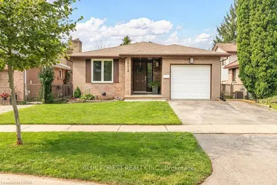 112 Clara Crescent, London South, On N6e 3g6