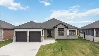 166 HENNESSY Street, Lambton Shores, ON N0N 1J0