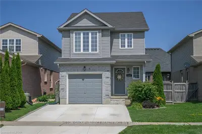 1192 Kimball Crescent, London North, On N6g 0a7