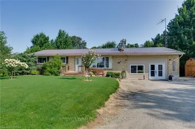 5538 MICHIGAN Line, Plympton-Wyoming, ON N0N 1T0