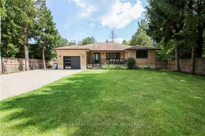 21661 Adelaide Road, Strathroy-caradoc, On N0l 1w0