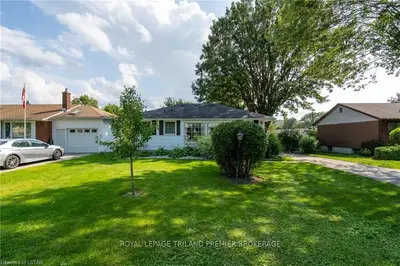 303 Southcrest Drive, London South, On N6j 1n3