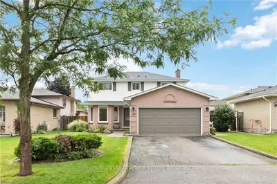 39 Sloane Crescent, London South, On N6e 3a7