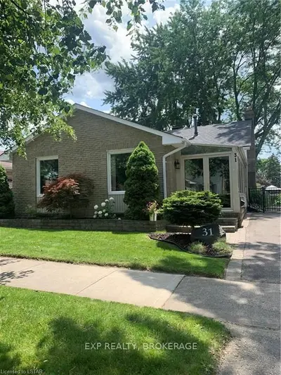 31 Renny Crescent, London South, On N6e 2c4
