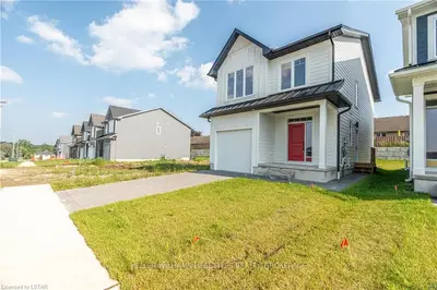961 Deveron Crescent Basement Aprt, London South, On N5z 0b3