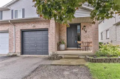 916 Shelborne Street, London South, On N5z 5a7