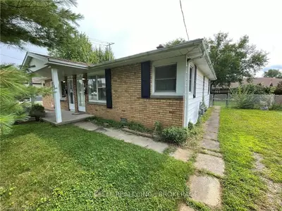 10 MELROSE Drive, Chatham-Kent, ON N7L 3Y1