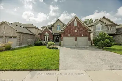 2319 Lilac Avenue, London South, On N6k 5e1