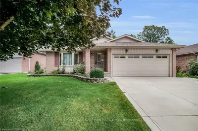 59 Saddy Crescent, London East, On N5v 3w1