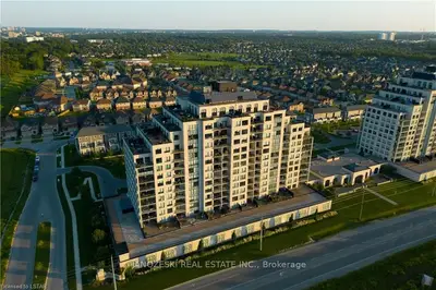 240 Villagewalk Boulevard 301, London North, On N6g 0p6