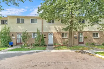 166 Southdale Road W 79, London South, On N6j 2j1