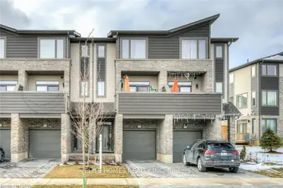 2084 Meadowgate Boulevard, London South, On N6m 0a8