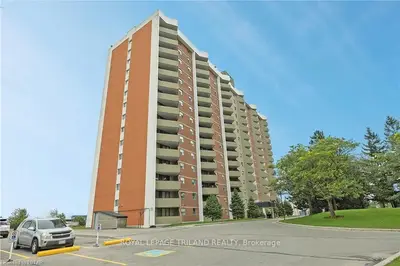 1103 Jalna Boulevard 1006, London South, On N6e 2s9