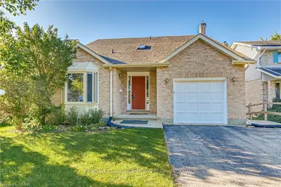 981 Thistledown Way, London North, On N6g 4l5