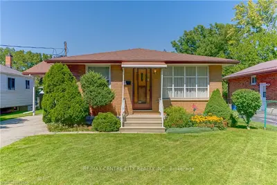 17 North Street, Aylmer, On N5h 2y5