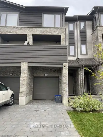 2056 MEADOWGATE BLVD Boulevard, London South, ON N6M 1K1