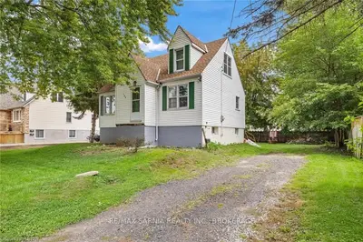 786 ELIZABETH Avenue, Sarnia, ON N7S 2V3