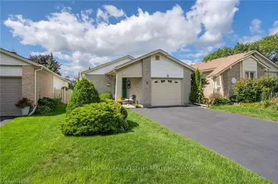 31 MCMASTER Crescent, London South, ON N6K 1N5
