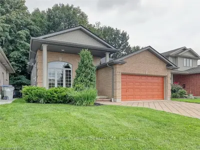 86 RIDGE Street, Strathroy-Caradoc, ON N7G 4K1
