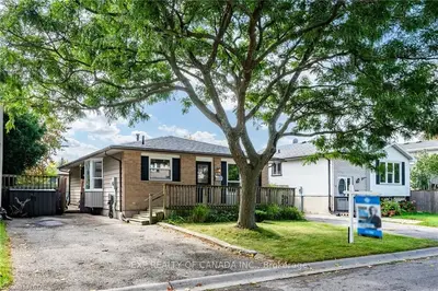 10 BLOOMSBURY Court, London East, ON N5V 3N8