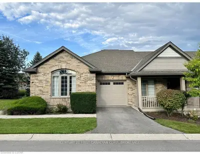 215 North Centre Road 16, London North, On N5x 4e3