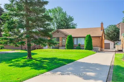 41 BASE LINE Road E, London South, ON N6C 2N6