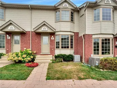 70 CHAPMAN Court 66, London North, ON N6G 4Z4