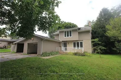 5 COTTONWOOD Crescent, London North, ON N6G 2Y7
