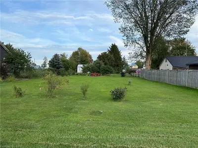3214 INWOOD Road, Brooke-Alvinston, ON N0N 1K0