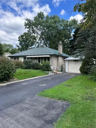 188 PINEWOOD Drive, London South, ON N6J 3L2
