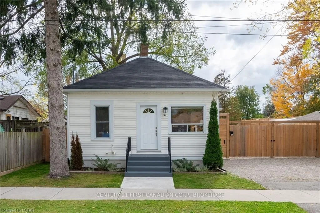 31 TECUMSEH Avenue W, London South, ON N6J 1K7
