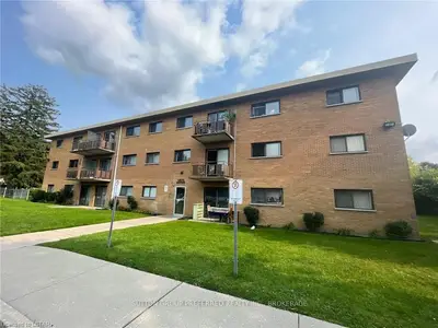 1825 WHITNEY Street 202, London East, ON N5W 2W3