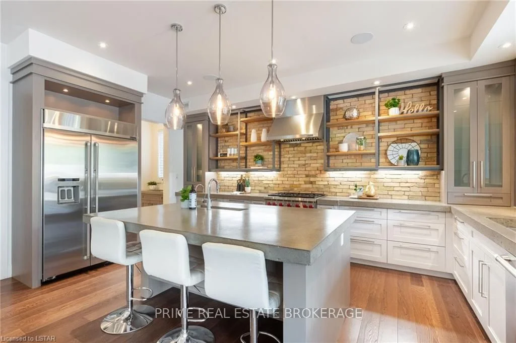 826 COLBORNE Street, London East, ON N6A 4A2