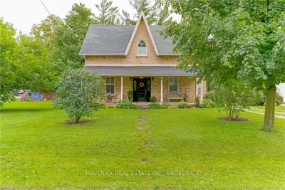9 SMITH Street, Lambton Shores, ON N0M 1B0