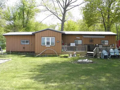 9774 LAKE Road, Kettle Point 44, ON N0N 1J1