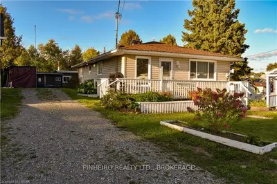 12 Parkwood Lane, Temagami, On P0h 2h0