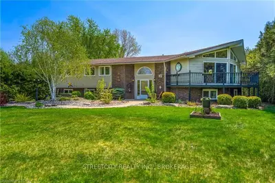 4307 BLUEPOINT Drive, Plympton-Wyoming, ON N0N 1J6